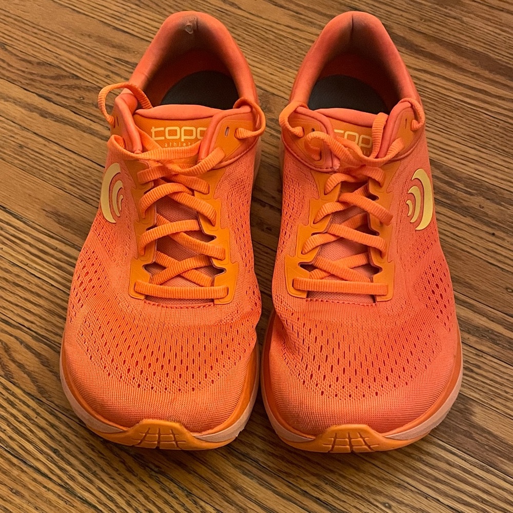 Topo Athletic Men's Orange Sneakers 10.5 Phantom 3 5mm Drop